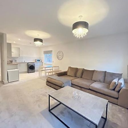 Luxury Countryside Stay - Waters Upton, Телфорд Экстерьер фото