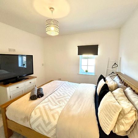 Luxury Countryside Stay - Waters Upton, Телфорд Экстерьер фото