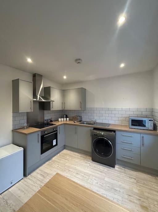Luxury Countryside Stay - Waters Upton, Телфорд Экстерьер фото