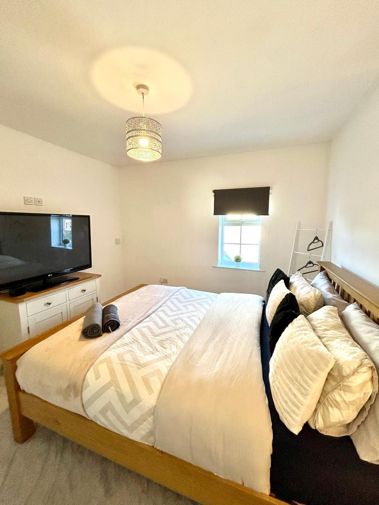 Luxury Countryside Stay - Waters Upton, Телфорд Экстерьер фото